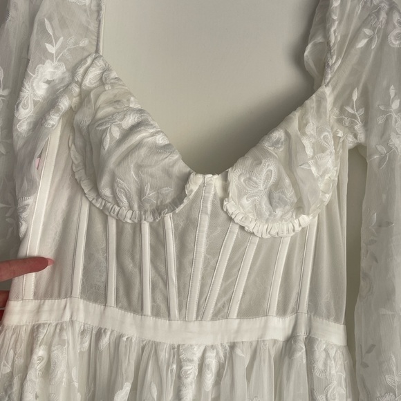 V. Chapman Ivory Lace Corset Dress - Picture 2 of 9